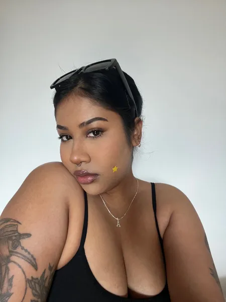 Julie 🥭 - Onlyfans